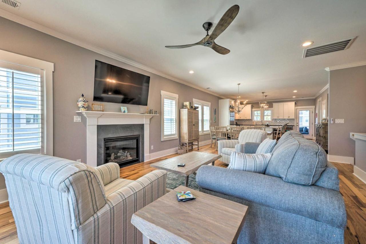 Bright Coastal Abode With Porch And Beach Access! Carolina Beach Bagian luar foto